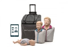 Little Family QCPR, světlá pleť, 3 velikosti figurín pro nácvik KPR včetně kufru - Laerdal
