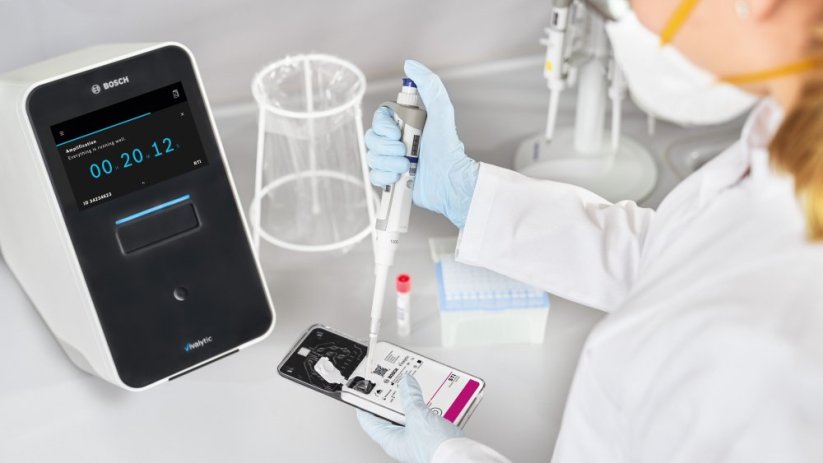 Diagnostický přístroj Vivalytic, POCT - Bosch Healthcare Solutions